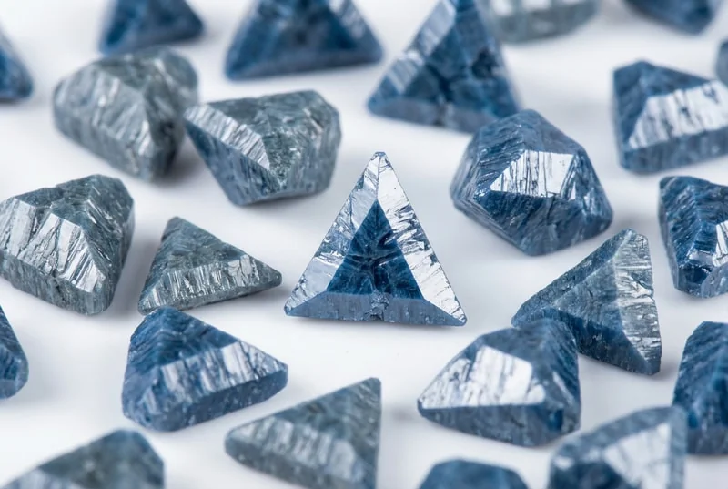 Ceramic abrasive grain for high-performance heavy-duty grinding applications